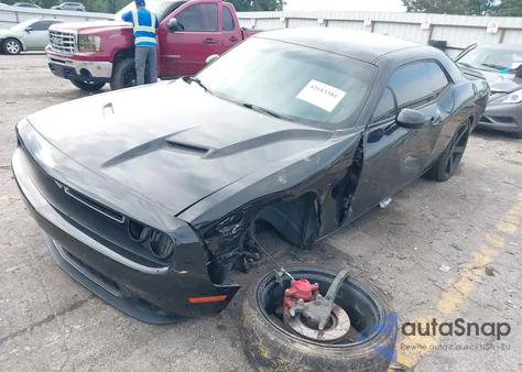 2016 Dodge Challenger Sxt z USA, uszkodzony, nr VIN 2C3CDZAG3GH351870
